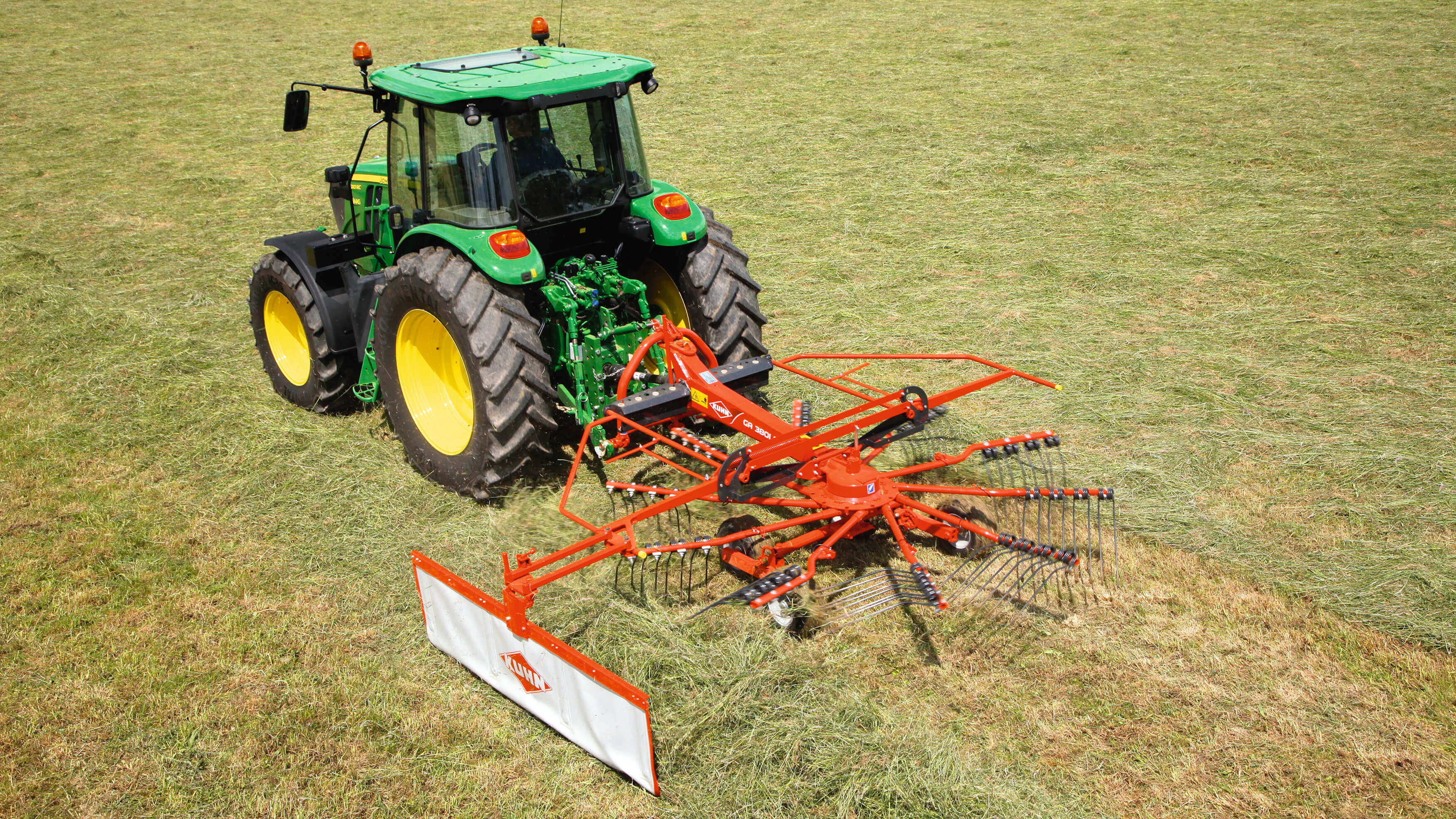 Single rotor rakes GA 300/1001 GM | KUHN farm machinery