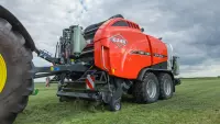 VBP 7100 baler-wrapper combination at work