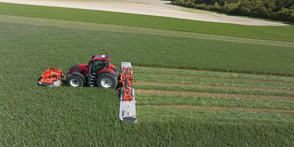 Das GMD 15030 bei der Arbeit auf einem Feld