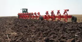 CHALLENGER Plough at work
