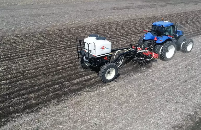 GLADIATOR 1210M in action