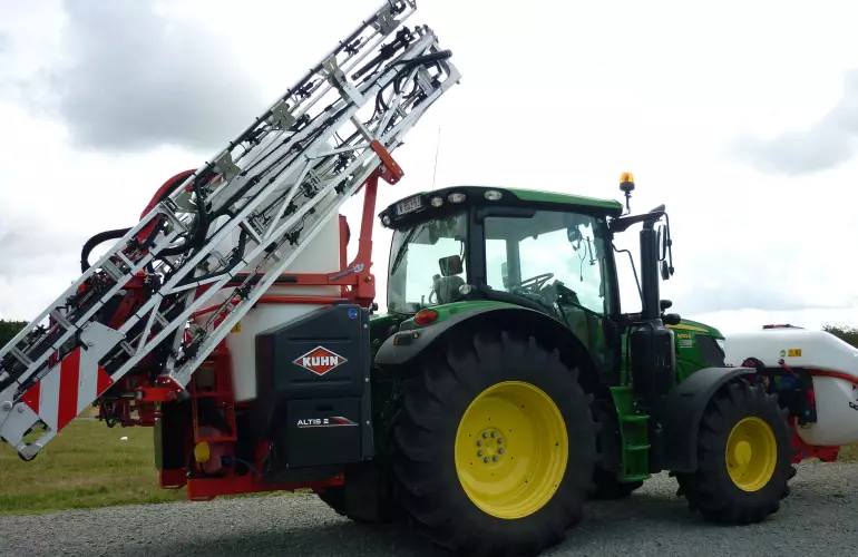 ALTIS 2002 and MEA3 24m boom, side view