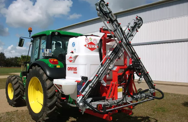 OMNIS 1200 and RHX 12m boom, rear view