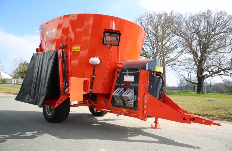 PROFILE 1 DL mixer at work