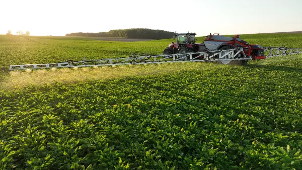 Pulvérisateur KARAN en action