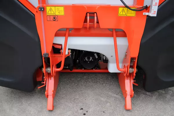 Automatic hitching system allowing the sprayer to be hitched up in less than 3 minutes
