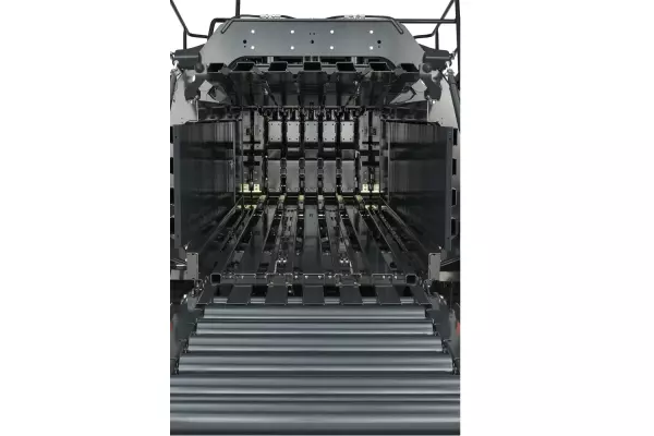 With the 3.75m-long bale chamber of the SB 1290 iD, there is plenty of space to form a perfect bale.