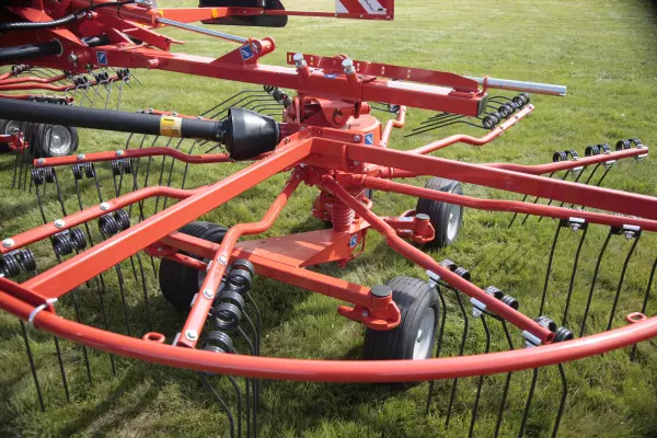 3D rotor suspension system for ground contour following