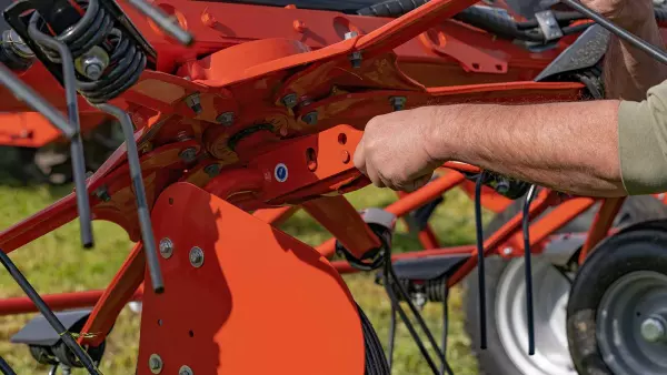 The small rotors fitted on the GF 13003 T tedder feature many benefits