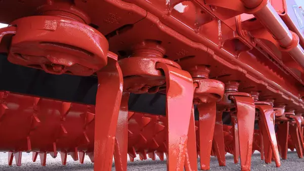 FAST-FIT DURAKUHN tines as standard