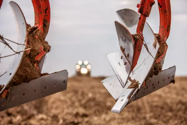 The unequal layered TRIPLEX ensures a longer lifespan for your mouldboards.