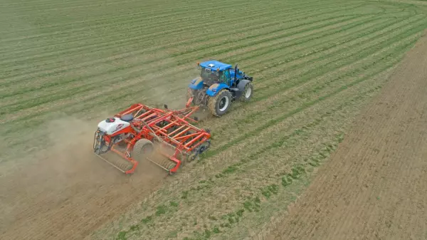 Seeding cover crops at the same time as tillage saves one pass.