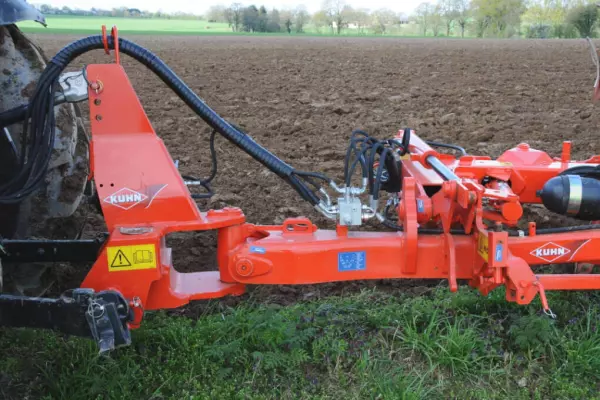 View of the hitch of the VARI-MANAGER hitch and one-piece headstock