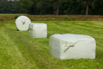 The SW 4014 is capable of wrapping large square, medium square and round bales up to 1500 kg.