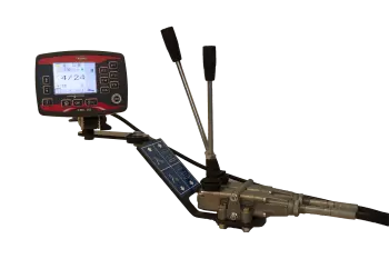 The RW 1610 computer-controlled version (C), with integrated patented AUTOLOAD function, has increased overall efficiency and loading and wrapping capacity. The RF remote control with high distance safety control is optional.