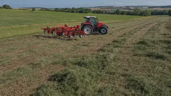 The HLC system on the GF 7803 T facilitates headland turn manœuvres