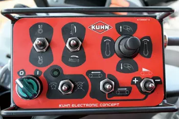 Ergonomic electric controls for comfortable use of the KUHN PRIMOR 2060 M straw blower & feeder day after day