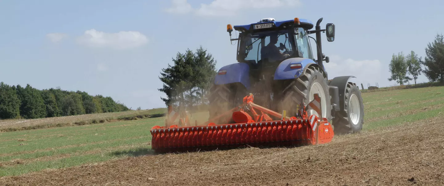 HR 4020 power harrow at work