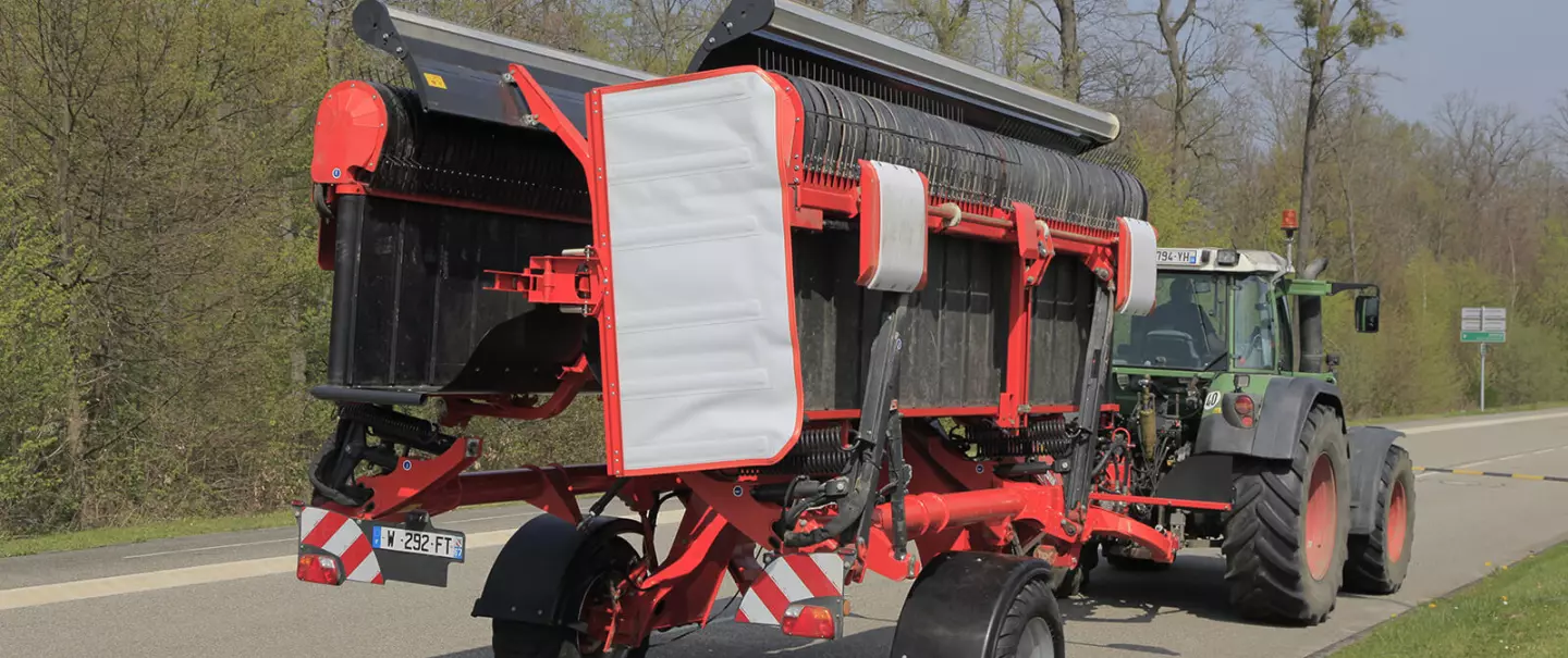 MERGE MAXX 1090 belt merger at transport on roads