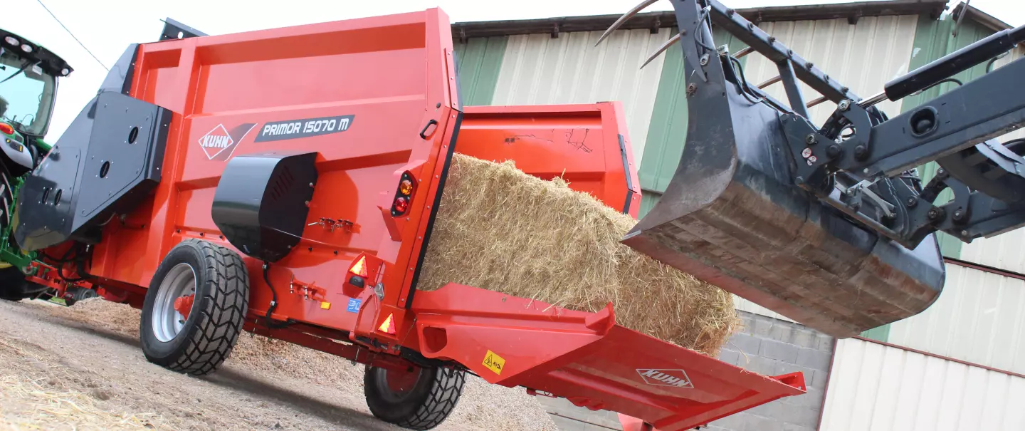 The KUHN PRIMOR 15070 M in transport mode