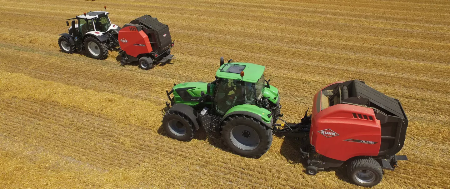 KUHN VB 3185 and VB 3195 at work